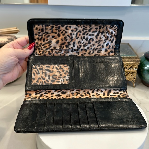 Kenneth Cole Reaction Black Leather Wallet, Leopard-Print Lining, EUC - Picture 15 of 17
